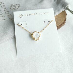 ❤️ Kendra Scott Brynne Shell Gold Ivory Mother-of-Pearl Necklace ❤️